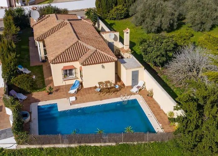 Elissa With 3 Bedrooms Andpool And Views Close To Conil